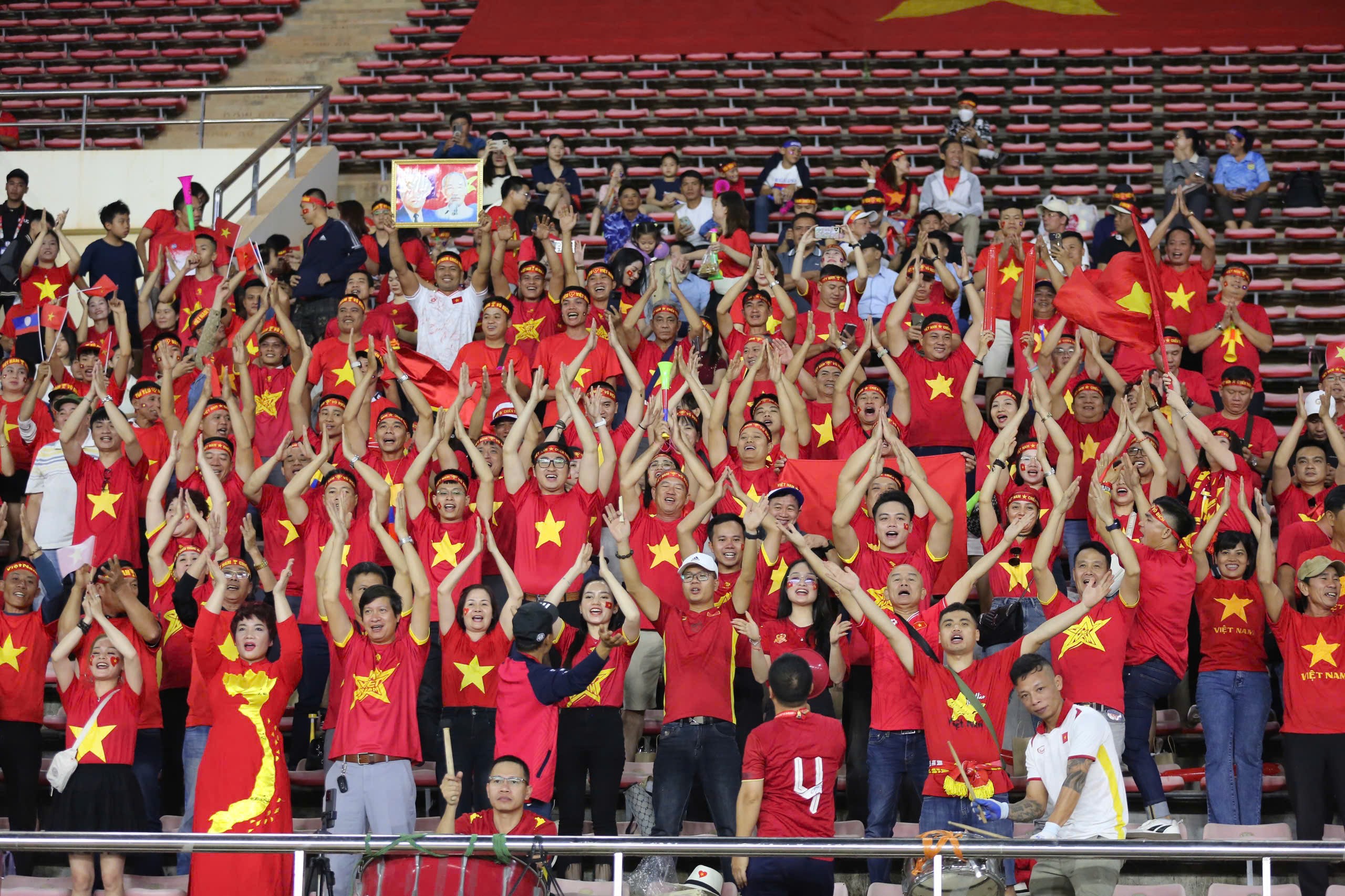 Trực tiếp bóng đá Lào - Việt Nam: Đình Triệu bắt chính, Vĩ Hào hỗ trợ Tiến Linh (AFF Cup) - 8