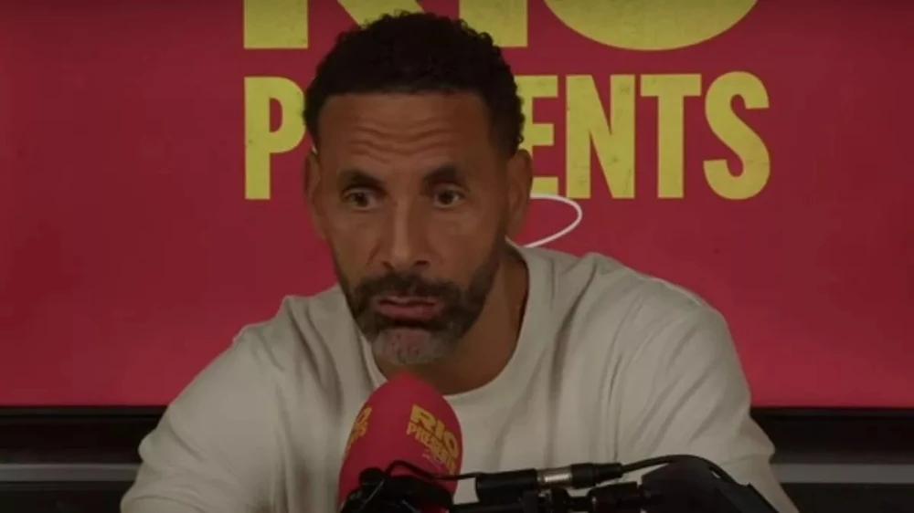 Rio Ferdinand yêu cầu đuổi các cầu thủ MU chơi tệ từ năm này qua năm khác. ẢNH: YOUTUBE RIO FERDINAND