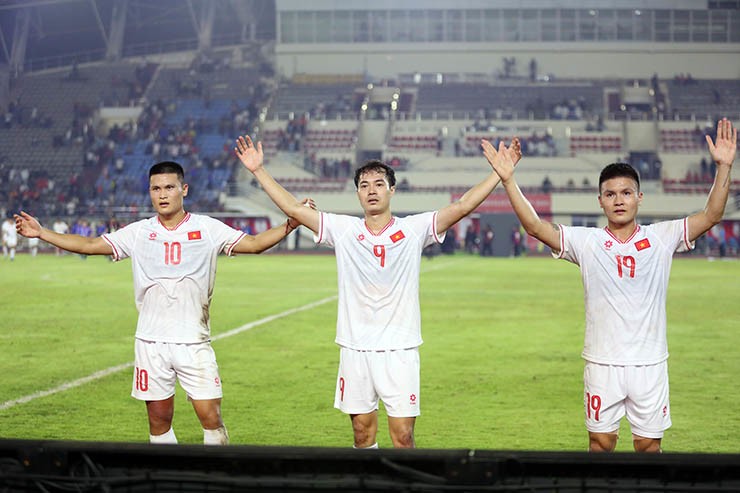 Văn Toàn giúp ĐT Việt Nam giành chiến thắng ấn tượng trận ra quân AFF Cup 2024