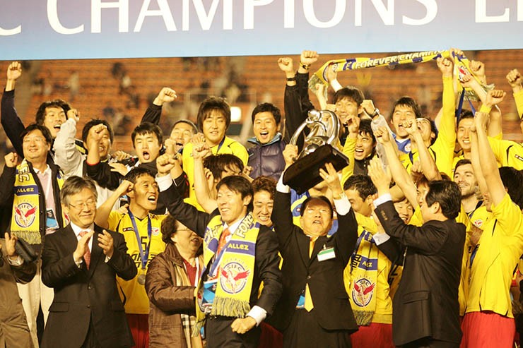 HLV Shin Tae Yong giúp Seongnam vô địch AFC Champions League năm 2011