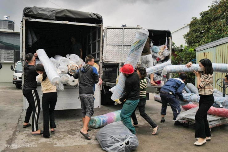 Hỏa hoạn nghiêm trọng tại Khu công nghiệp Hòa Xá, khói đen bao trùm toàn bộ khu vực