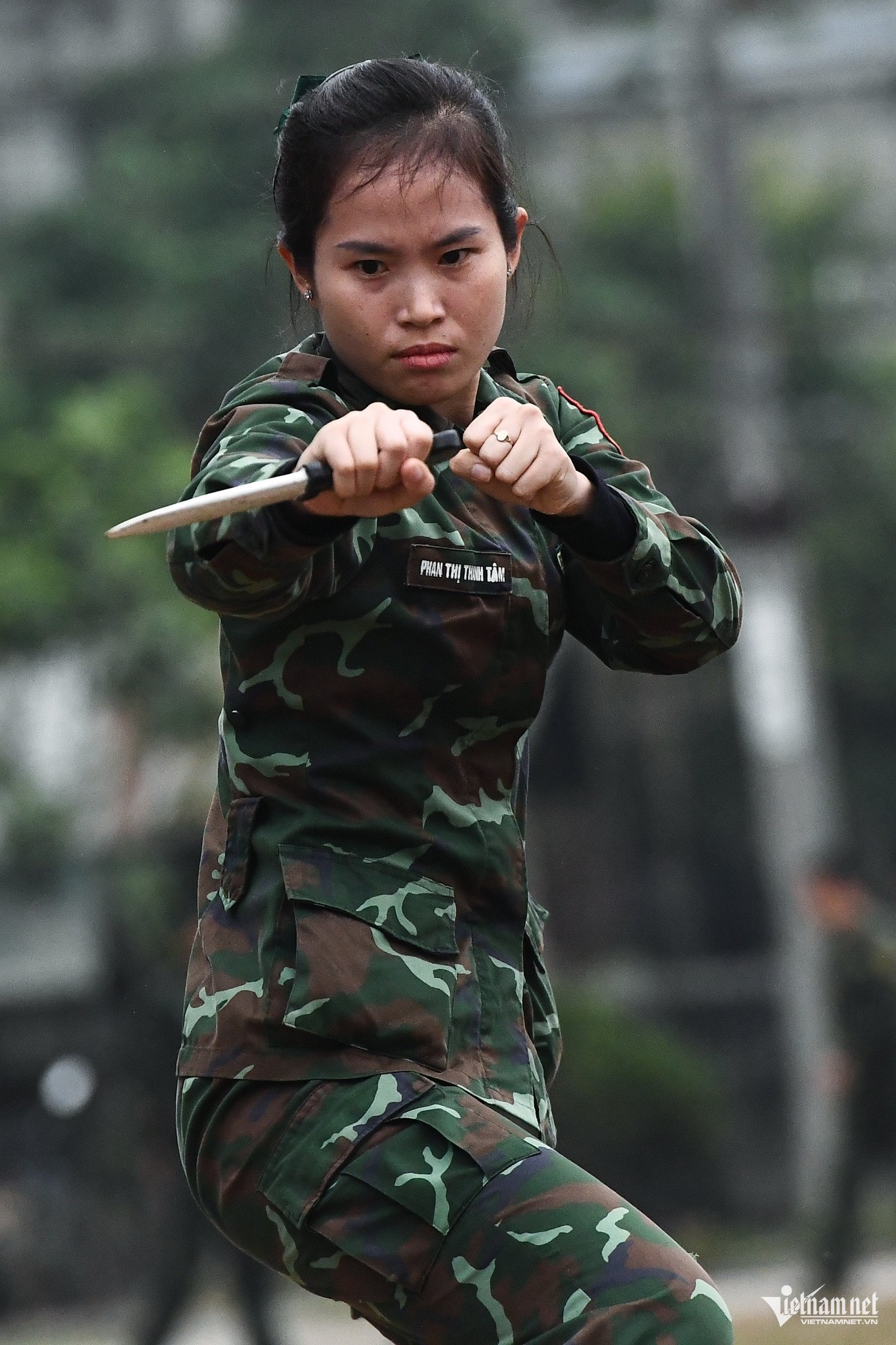 Đặc công tôi luyện những &#39;ngón đòn, tuyệt kỹ&#39; phô diễn ở triển lãm quốc phòng - 9