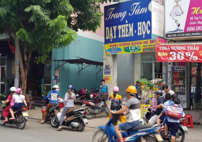 Một trung tâm dạy thêm, học thêm tại quận Tân Phú, TP HCM. Ảnh: CTV