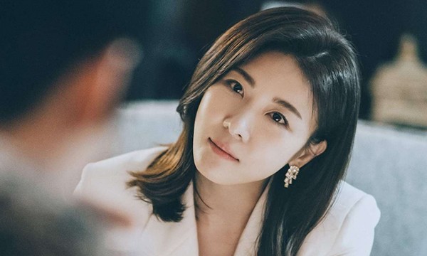 Trong quá trình chăm sóc da, Ha Ji Won có thói quen ăn một quả bí ngô mỗi ngày. Cô luôn cố gắng thêm bí ngô vào các món ăn trong ngày hoặc uống sinh tố bí ngô, mật ong và sữa tươi. Thức uống này vừa làm đẹp da vừa giúp giữ gìn vóc dáng thon thả.