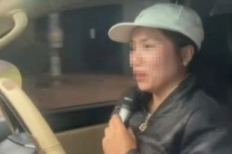 Vừa lái ô tô, vừa hát karaoke: Hành vi vô trách nhiệm tiềm ẩn nguy cơ tai nạn