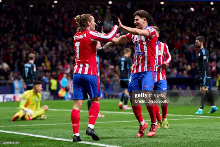 Atletico thắng đậm nhờ Griezmann, Alvarez