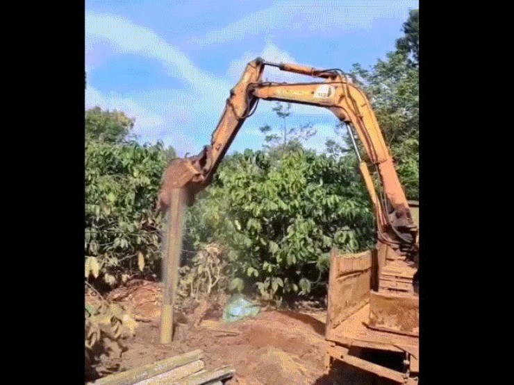 Hiện tượng giếng nước phun trào bí ẩn ở Gia Lai: Cao hàng chục mét, đẩy bay cọc bê tông