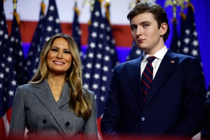 Melania và Barron Trump trong ngày ông Trump đắc cử. Ảnh: NY Post