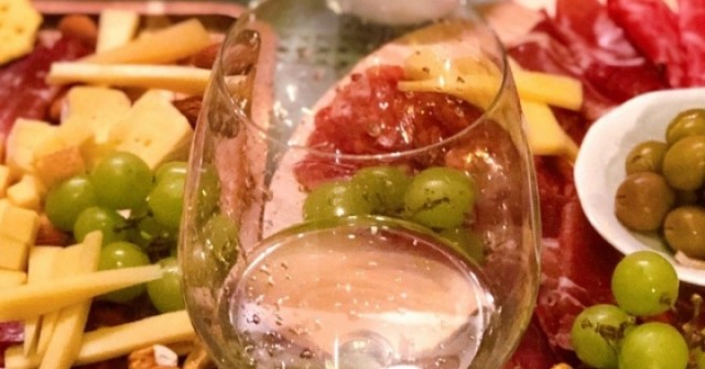 Người phụ nữ không béo nhưng gan nhiễm mỡ, bác sĩ lắc đầu khi biết chế độ ăn