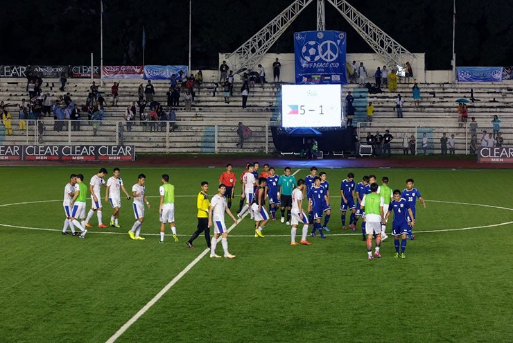 Sân Rizal Memorial khánh thành năm 1934 để sử dụng cho Thế vận hội Mùa Đông với môn bóng đá và sau này còn tổ chức những giải vô địch bóng bầu dục thế giới hay các buổi hòa nhạc của nhóm The Beatles,...
