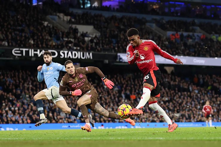 MU thắng derby Manchester nhờ màn tỏa sáng của Diallo