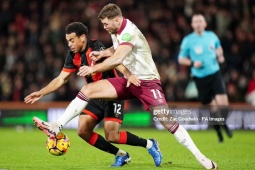 Video bóng đá Bournemouth - West Ham: Siêu phẩm đá phạt, bám đuổi Man City (Ngoại hạng Anh)