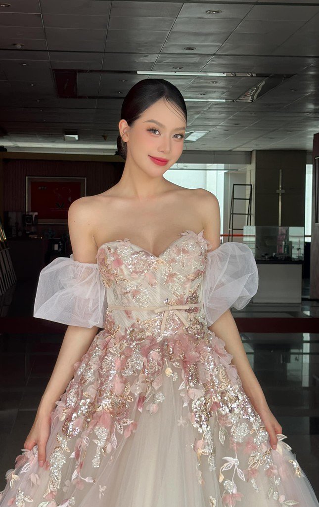 Hoa hậu Thanh Thủy giữ nguyên phong cách này dù là Miss International 2024 - 6