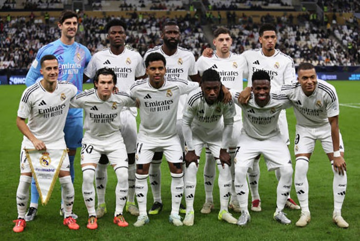 Dải ngân hà "Galacticos 3.0" của Real