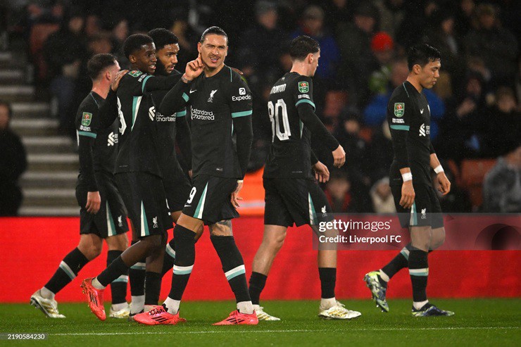 Liverpool vào bán kết League Cup dù gặp đôi chút khó khăn