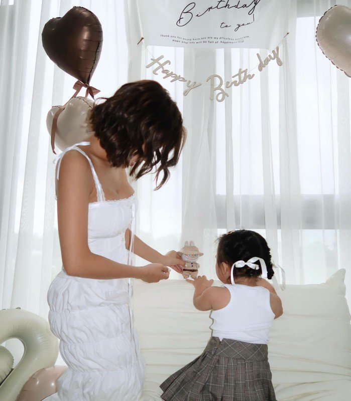 Tiktoker Huyền 2k4 bất ngờ công khai đã sinh con gái đầu lòng - 1