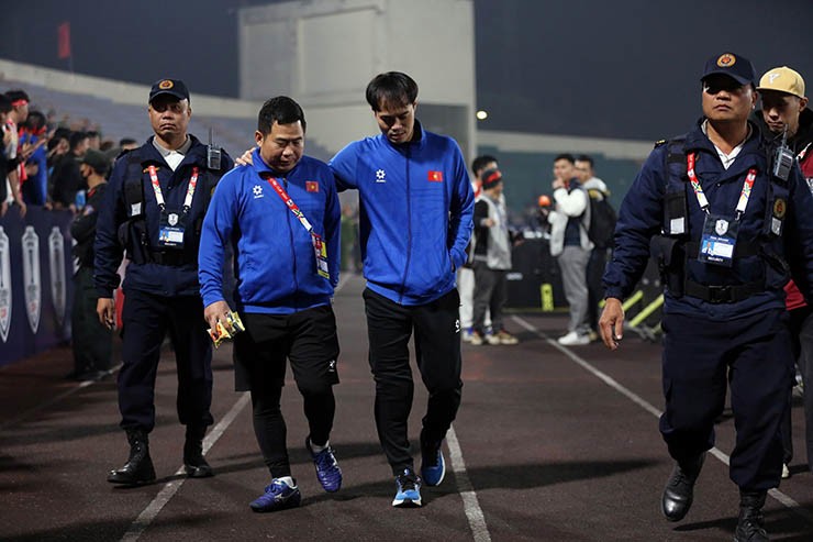 Văn Toàn chấn thương ra sao, có kịp cùng ĐT Việt Nam đấu bán kết AFF Cup? - 2