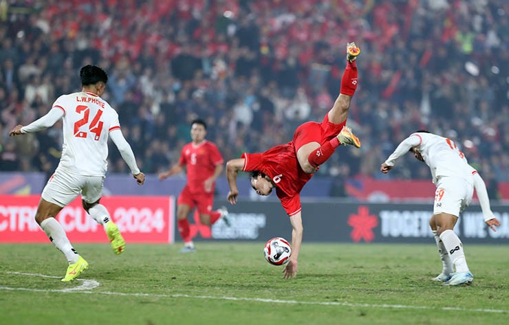 Văn Toàn chấn thương ra sao, có kịp cùng ĐT Việt Nam đấu bán kết AFF Cup? - 7