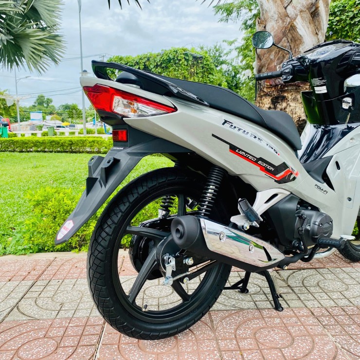 Giá Honda Future Fi cuối tháng 12/2024, chênh hơn 2 triệu đồng - 1