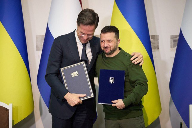 Tổng thư ký NATO Mark Rutte và Tổng thống Ukraine Volodymyr Zelensky. (Ảnh: president.gov.ua)