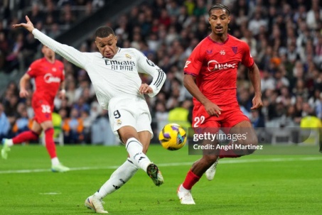 Video bóng đá Real Madrid - Sevilla: "Đại tiệc" tưng bừng, vượt qua Barcelona (La Liga)