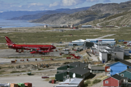 Greenland phản ứng tuyên bố mua lại của ông Trump