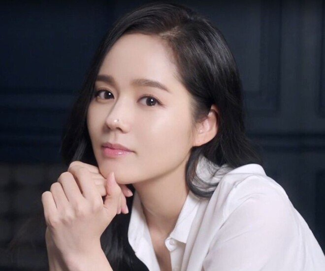 Han Ga In được mệnh danh là mỹ nhân đẹp tự nhiên nhất xứ kim chi.&nbsp;