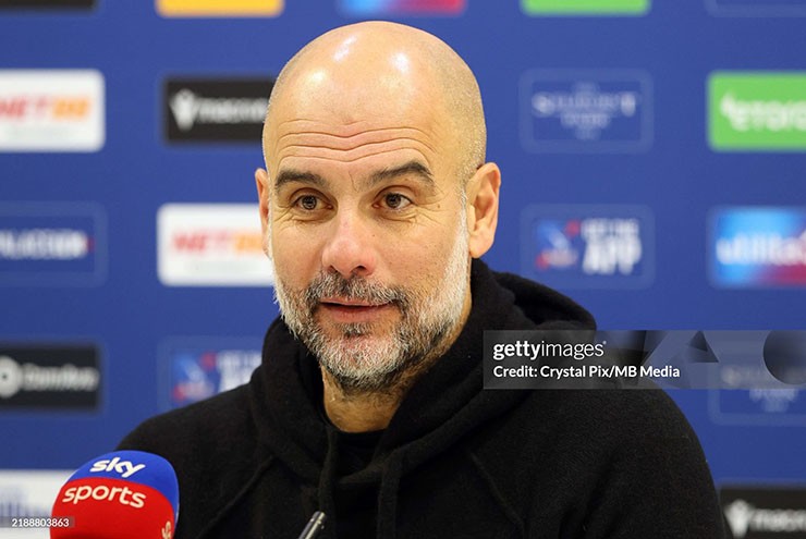 Pep tự tin giúp Man City "lách qua khe cửa hẹp"