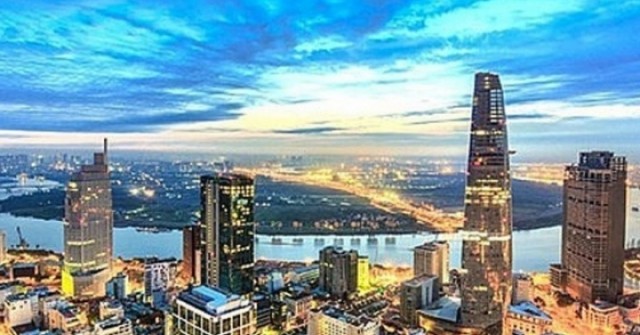 Quy mô kinh tế Việt Nam sắp vượt Singapore, lên thu nhập trung bình cao năm 2025?