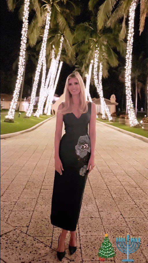 Ivanka Trump thay 2 bộ váy trong bữa tiệc Giáng sinh tại Mar-a-Lago. Ảnh: IG.