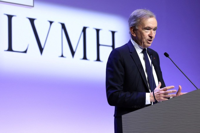 Chủ tịch kiêm CEO LVMH Bernard Arnault tại sự kiện của công ty ở Paris tháng 1/2024. Ảnh: Reuters