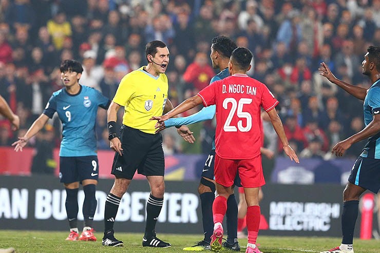 ĐT Việt Nam đấu Singapore: Ngỡ ngàng 3 tình huống VAR, penalty xác đáng - 5