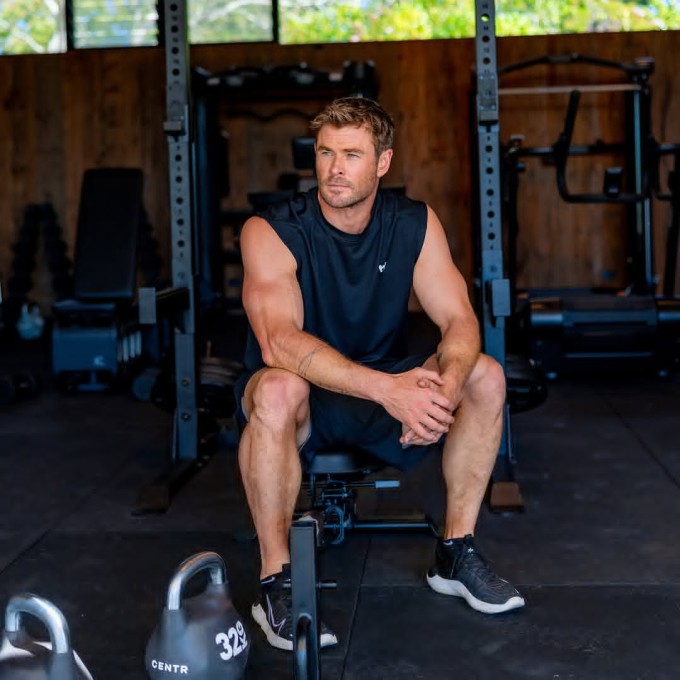 Chris Hemsworth thường xuyên chia sẻ hình ảnh trong phòng tập.