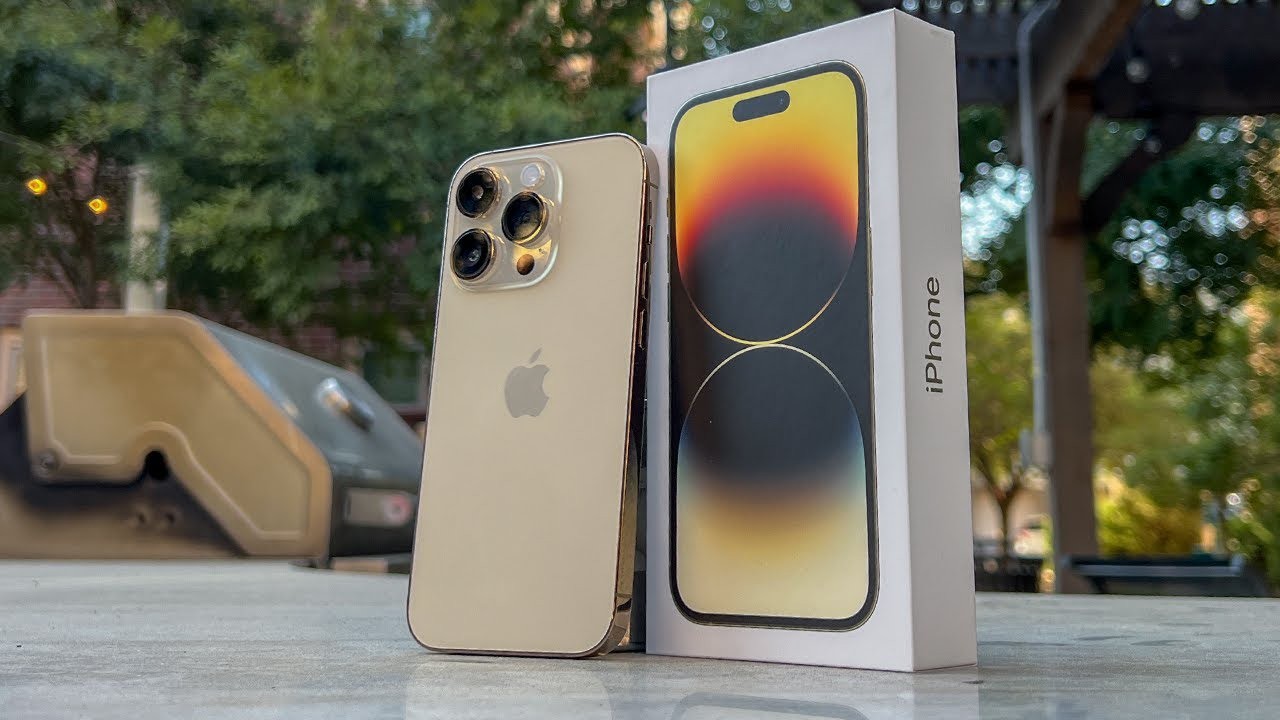 iPhone 14 Pro và 14 Pro Max màu vàng gold là lựa chọn cao cấp tuyệt vời.