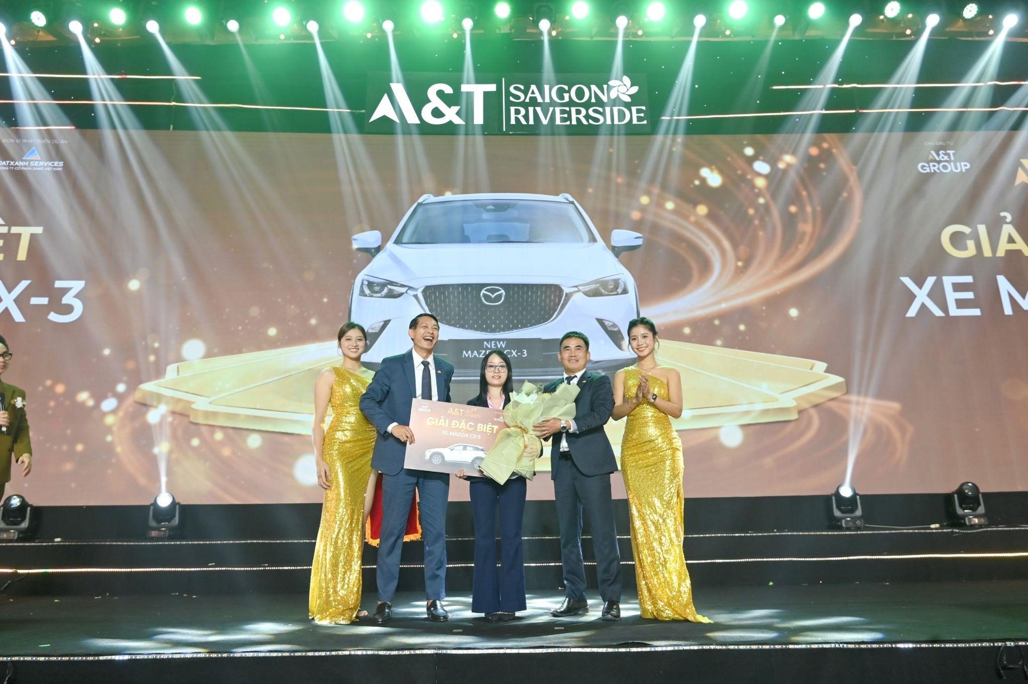 Kick off dự án A&T Saigon Riverside – Khởi động hành trình chinh phục thị trường 2 Những phần thưởng cực kỳ hấp dẫn thay lời tri ân của chủ đầu tư A&T Group và nhà phát triển dự án DXMD Vietnam dành cho tất cả nỗ lực đồng hành của các chuyên viên tư vấn cùng A&T Sky Garden