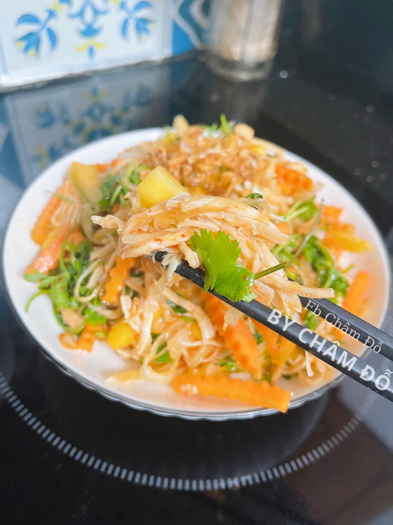 Nộm gà theo cách này vị đậm đà, hài hòa, ăn nhiều không lo bị ngán.