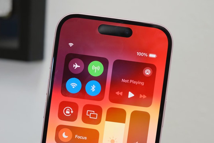 Nhưng nhiều người vẫn chọn phương án sạc pin 100% để&nbsp;sử dụng cho thoải mái.