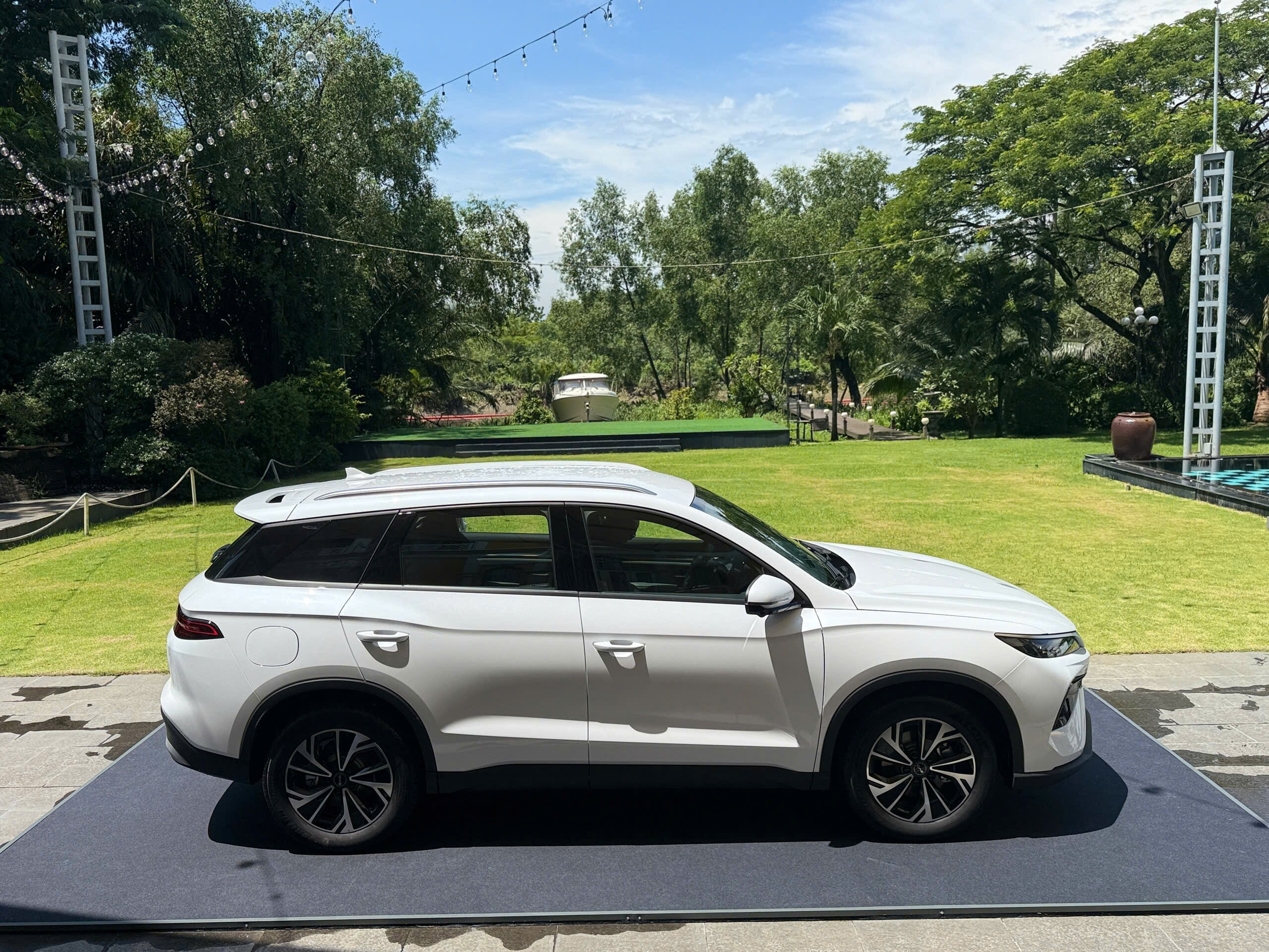 BYD Sealion 5 có kích thước dài x rộng x cao lần lượt 4.735 x 1.860 x 1.710 mm.