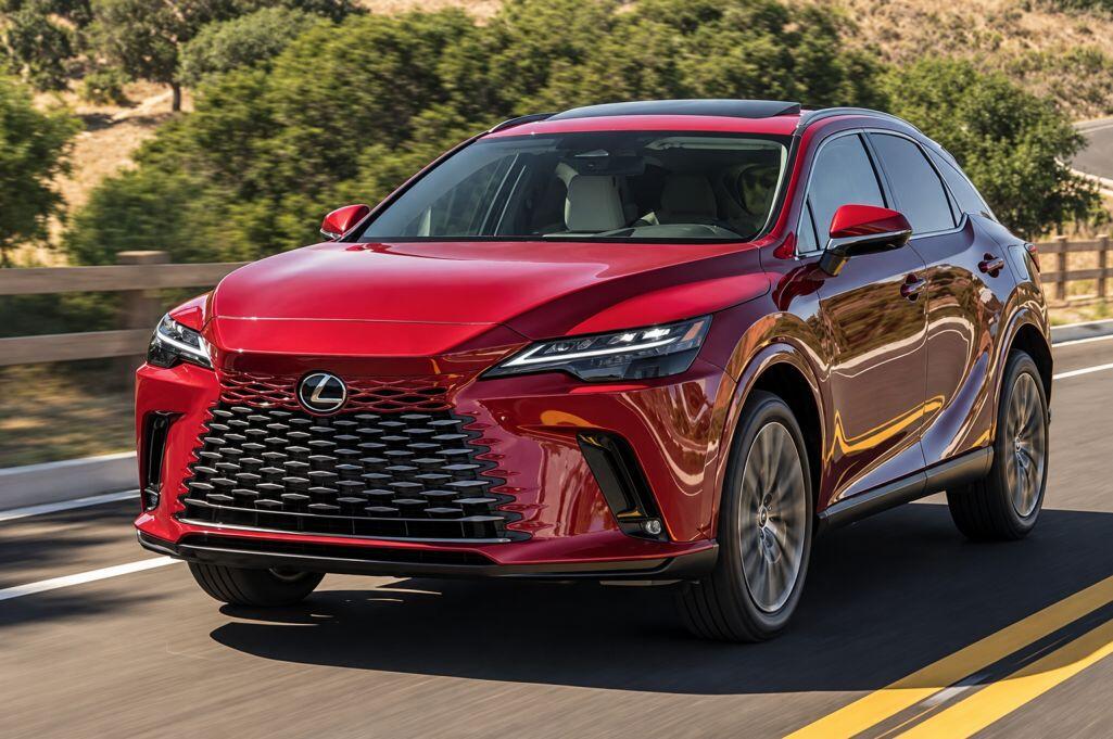 Lexus bổ sung thêm gương chiếu hậu kỹ thuật số.