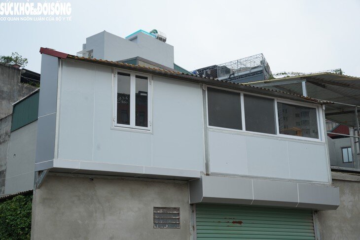 Nhà siêu mỏng, siêu méo 20cm xuất hiện trên tuyến đường Hà Nội