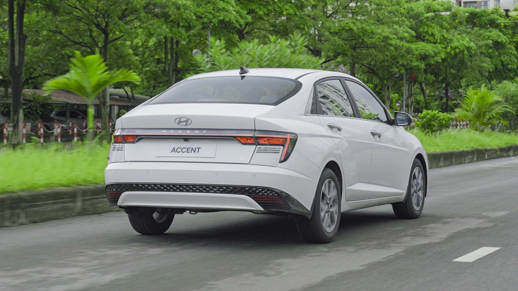 Chọn sedan cỡ B cho gia đình đây vẫn là những mẫu đáng cân nhắc - 14